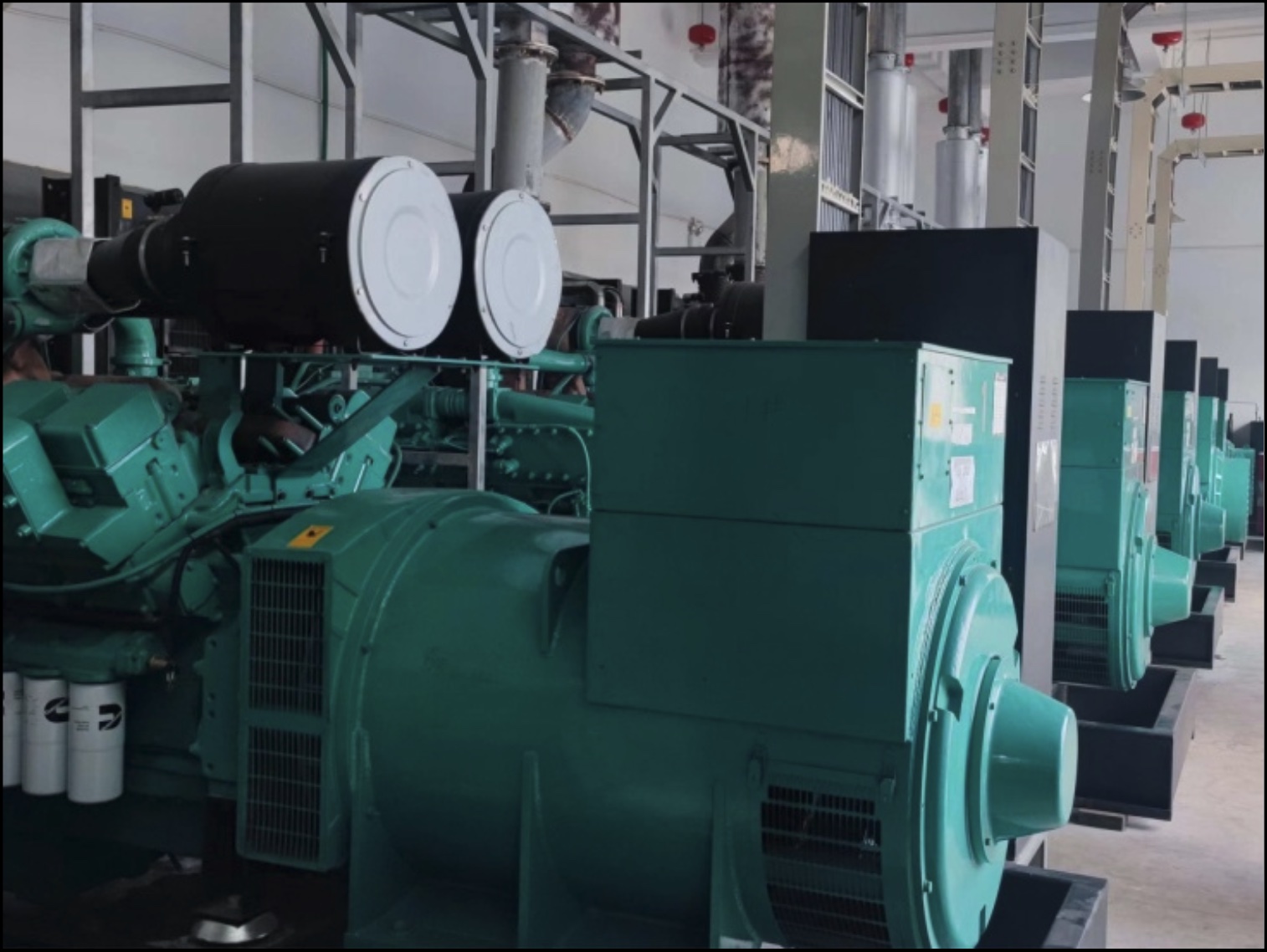 南定省 Nice Power 鞋廠 1120KWx5 台並聯Cummins KTA50-G3 引擎 2