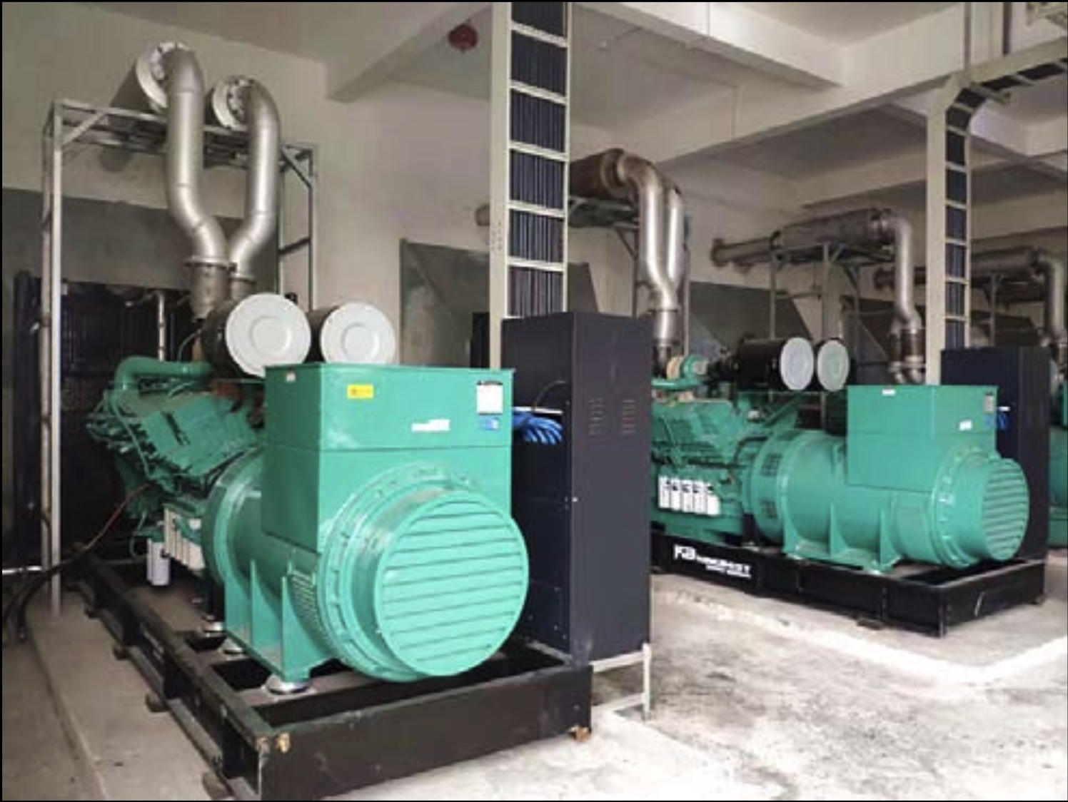 寧平省 Vienergy 製鞋廠 1120KWx2 台並聯Cummins KTA50-G3 引擎1