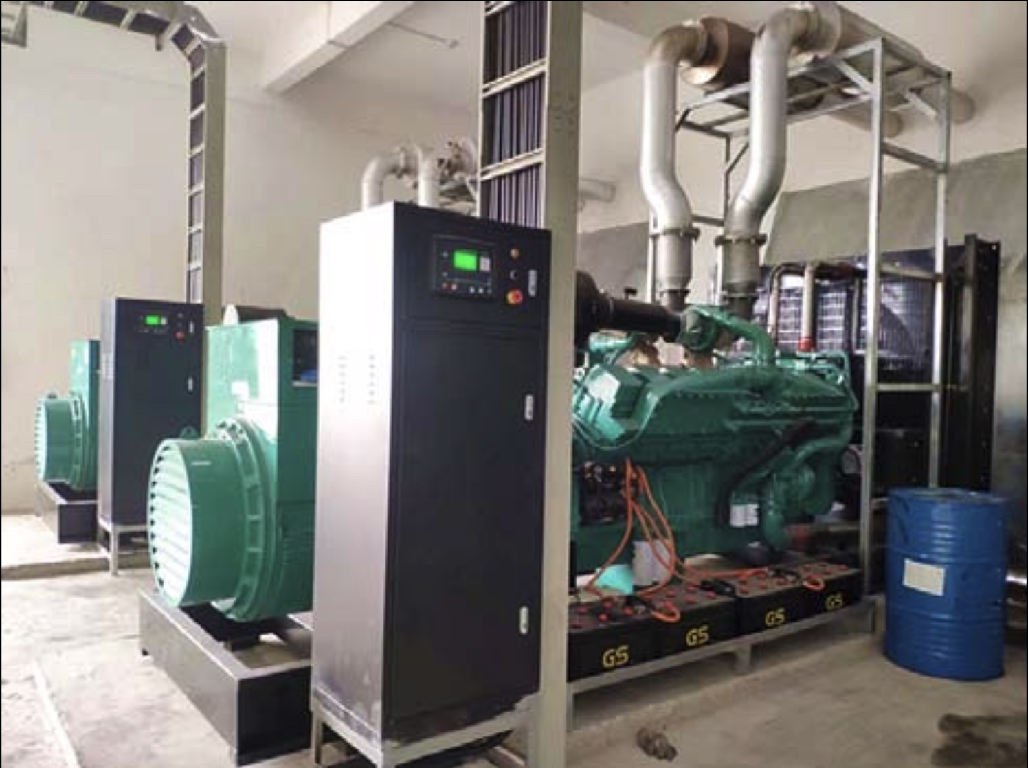 寧平省 Vienergy 製鞋廠 1120KWx2 台並聯Cummins KTA50-G3 引擎 2